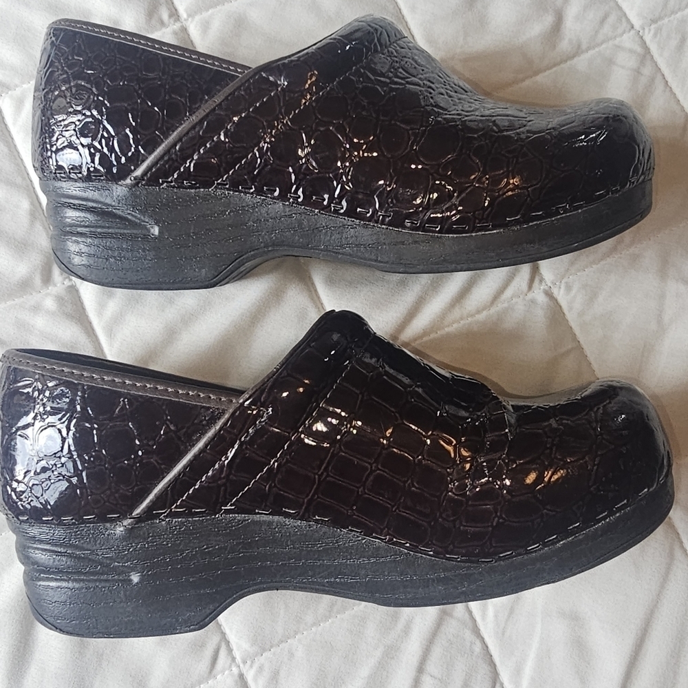 Croft & Barrow Juliana Women Clog Shoes Slip On Dark Brown Flat Loafer Size 7